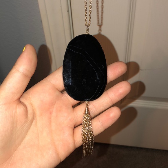 Black and gold necklace - Picture 2 of 2